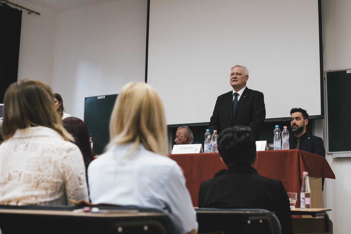 Dr. Gábriel Róbert beszéde